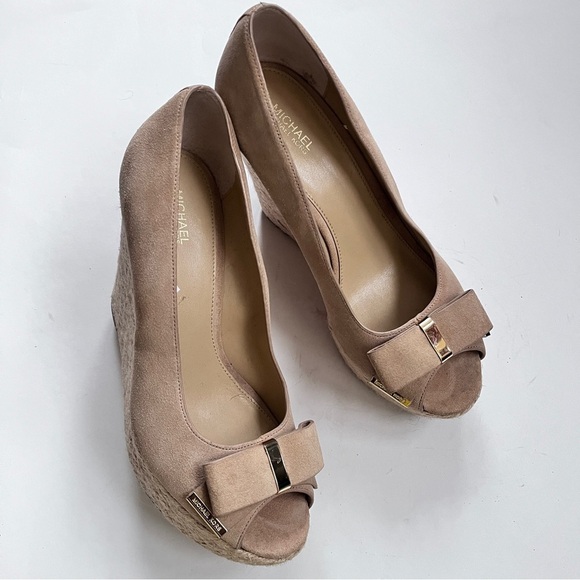 Michael Kors Wedge Sandals Tan Suede Meg Bow Peep Toe Espadrilles Size 9 - Picture 1 of 10